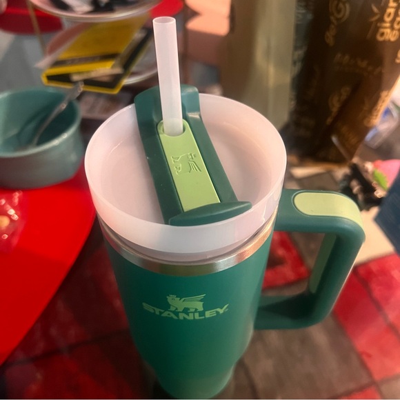 Stanley - Picture 2 of 5